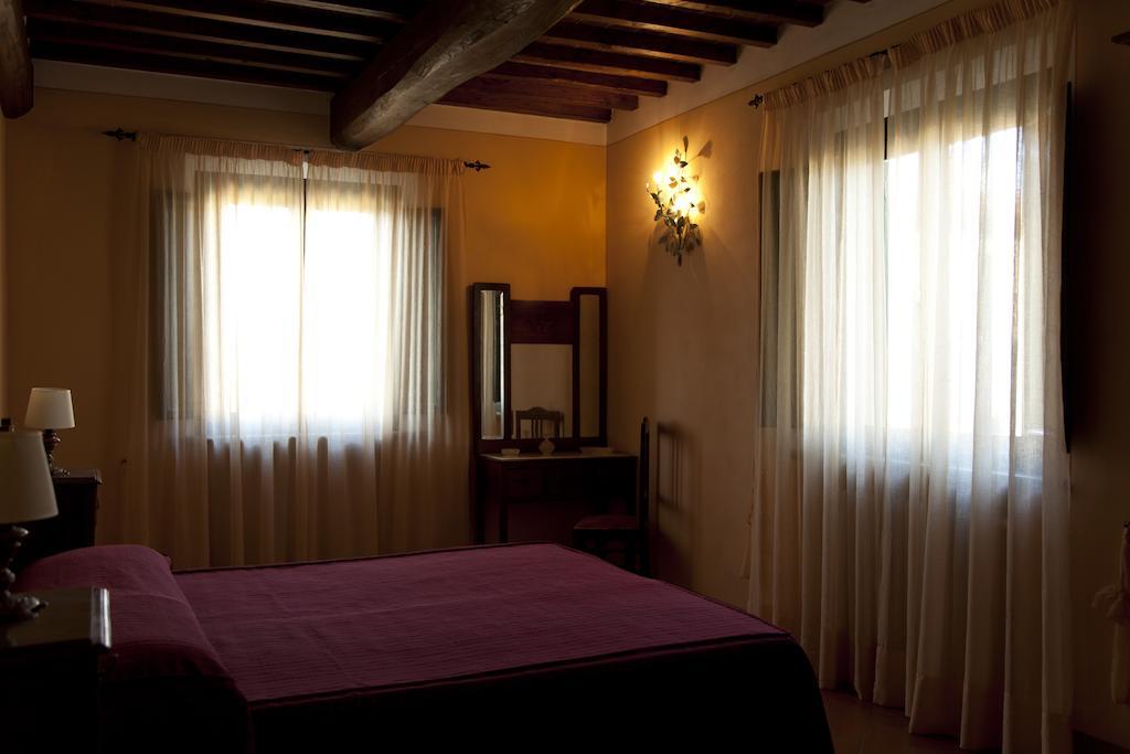 Agriturismo La Colombaia Черето Гуиди Стая снимка